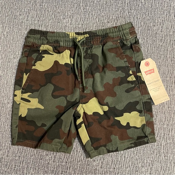 Levi’s Pull On Camo Shorts - Picture 1 of 13